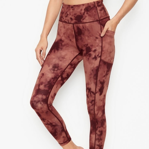 Victoria's Secret Pants - Victoria's Secret 7/8 incredible essential legging